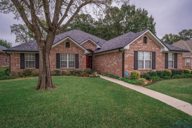 Beautiful 4/3/3 beautiful home located in one of the most WANTED on The Challenge at Oak Forest in Texas - for sale on GolfHomes.com, golf home, golf lot