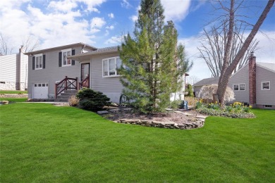 Magnificent, Mint+++ Split Level situated in Old Lenox Hills on Bethpage State Park Golf Course - Black in New York - for sale on GolfHomes.com, golf home, golf lot