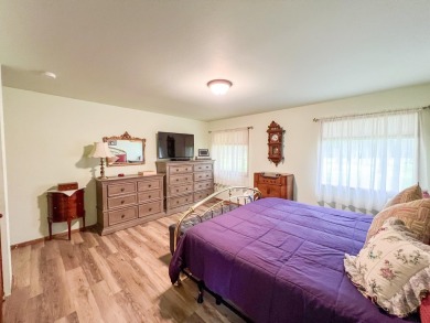 A wonderful opportunity to own a ONE-LEVEL home located on the on Chewelah Golf and Country Club  in Washington - for sale on GolfHomes.com, golf home, golf lot