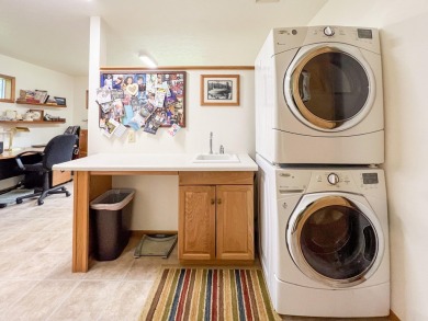 A wonderful opportunity to own a ONE-LEVEL home located on the on Chewelah Golf and Country Club  in Washington - for sale on GolfHomes.com, golf home, golf lot