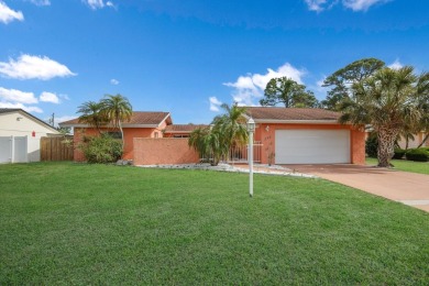 GORGEOUS POOL HOME LOCATED STEPS FROM THE PRESTIGIOUS SARABAY on Sara Bay Country Club in Florida - for sale on GolfHomes.com, golf home, golf lot