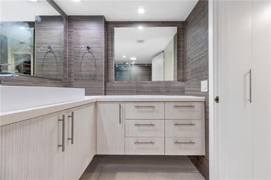 This beautiful and bright all remodeled apartment offer 3 on  in Florida - for sale on GolfHomes.com, golf home, golf lot