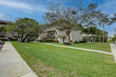 Premium Views of the 6th hole from two levels. Popular townhome on Riverbend Golf Club in Florida - for sale on GolfHomes.com, golf home, golf lot