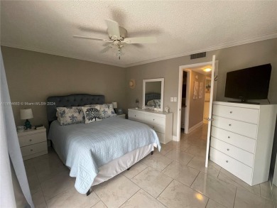 Beautiful  1 bedroom one bath condo with lots of amenities to on Sunrise Lakes Phase III in Florida - for sale on GolfHomes.com, golf home, golf lot