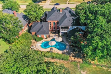 Beautiful 4 bedroom home in Oakmont Estates, siting on a hill on Oakmont Country Club in Texas - for sale on GolfHomes.com, golf home, golf lot