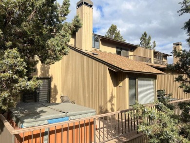 One of three Eagle Crest fractionals with a garage. This 10 week on Eagle Crest Golf Resort - Resort Course in Oregon - for sale on GolfHomes.com, golf home, golf lot