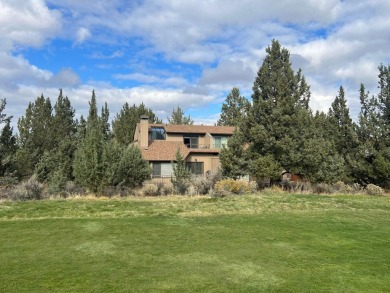 One of three Eagle Crest fractionals with a garage. This 10 week on Eagle Crest Golf Resort - Resort Course in Oregon - for sale on GolfHomes.com, golf home, golf lot