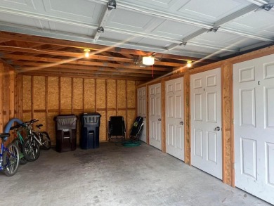 One of three Eagle Crest fractionals with a garage. This 10 week on Eagle Crest Golf Resort - Resort Course in Oregon - for sale on GolfHomes.com, golf home, golf lot