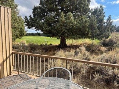 One of three Eagle Crest fractionals with a garage. This 10 week on Eagle Crest Golf Resort - Resort Course in Oregon - for sale on GolfHomes.com, golf home, golf lot