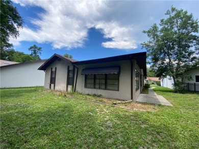 Welcome to this beautifully maintained 3-bedroom, 2-bathroom on Sugarmill Woods Golf and Country Club in Florida - for sale on GolfHomes.com, golf home, golf lot