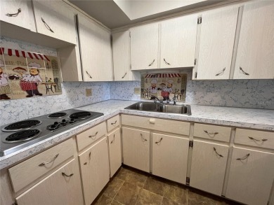 Welcome to this 1 bed 1 bath condo footsteps away from East on On Top Of The World Golf Course in Florida - for sale on GolfHomes.com, golf home, golf lot
