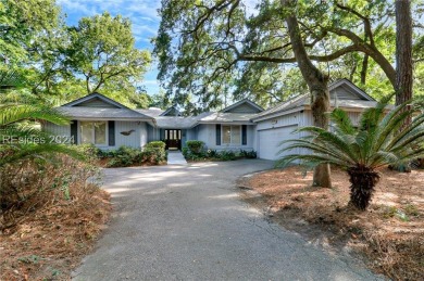 This charming property is brimming with potential. Great floor on Shipyard Golf Club in South Carolina - for sale on GolfHomes.com, golf home, golf lot