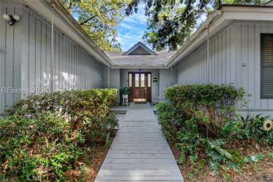 This charming property is brimming with potential. Great floor on Shipyard Golf Club in South Carolina - for sale on GolfHomes.com, golf home, golf lot