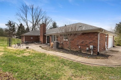 OPEN SUNDAY, 5/18, 1-3P! Circa 1976. A new and refreshing change on Forest Hills Country Club  in Missouri - for sale on GolfHomes.com, golf home, golf lot