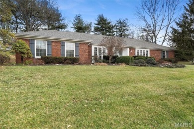 OPEN SUNDAY, 5/18, 1-3P! Circa 1976. A new and refreshing change on Forest Hills Country Club  in Missouri - for sale on GolfHomes.com, golf home, golf lot