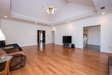 This one-level Maumelle home has everything you've been looking on Maumelle Golf and Country Club in Arkansas - for sale on GolfHomes.com, golf home, golf lot