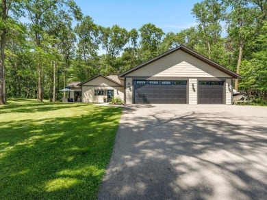 Gorgeous one level home in a prime location, East Gull Lake on Maddens on Gull Lake - The Classic at Maddens in Minnesota - for sale on GolfHomes.com, golf home, golf lot