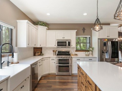 Gorgeous one level home in a prime location, East Gull Lake on Maddens on Gull Lake - The Classic at Maddens in Minnesota - for sale on GolfHomes.com, golf home, golf lot