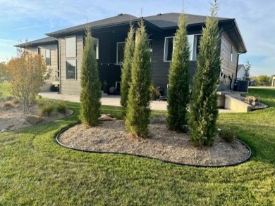 Come home to Summerchase at the Oaks Golf Course.  Like new, 5 on The Derby Golf and Country Club in Kansas - for sale on GolfHomes.com, golf home, golf lot