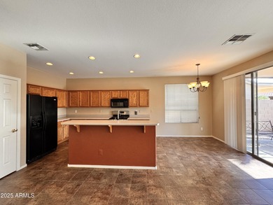 *Wonderfully Priced, Well Maintained Home in Oakwood * Wide on Oakwood Golf Club  in Arizona - for sale on GolfHomes.com, golf home, golf lot