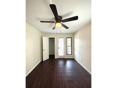 This spacious 2 bedroom, 2 bath condo with an open-concept on Royal Oaks Country Club in Texas - for sale on GolfHomes.com, golf home, golf lot