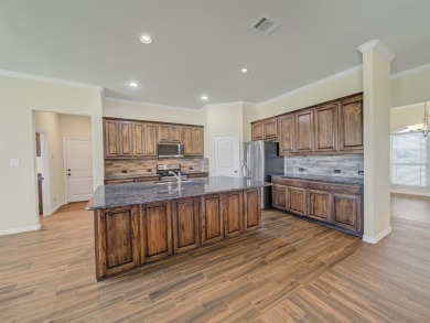 Desirable home in beautiful Lakewood Hills addition near on Granbury Country Club in Texas - for sale on GolfHomes.com, golf home, golf lot