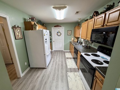 Wonderful spacious 1 level home with 4 bedrooms and 2 full baths on Lakeview Country Club in Alabama - for sale on GolfHomes.com, golf home, golf lot