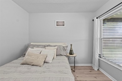 SELLERS ARE NOW PAYING OFF THE SOLAR PANELS AT CLOSING! SOLAR on Glen Abbey Golf Club in Florida - for sale on GolfHomes.com, golf home, golf lot