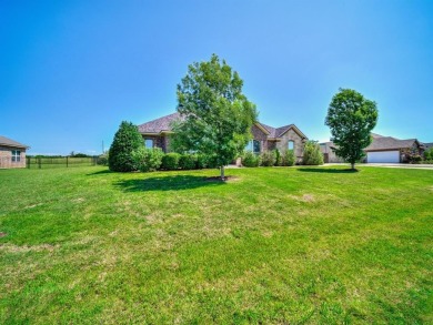 Desirable home in beautiful Lakewood Hills addition near on Granbury Country Club in Texas - for sale on GolfHomes.com, golf home, golf lot