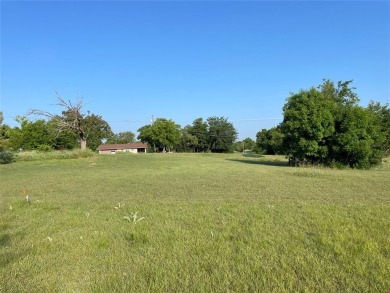Love playing golf? Love the lake? Or both? Then this lot is for on The Club At Runaway Bay in Texas - for sale on GolfHomes.com, golf home, golf lot