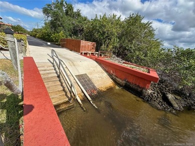 1917 SW Palm City Road unit: G on Monterey Yacht and Country Club in Florida - for sale on GolfHomes.com, golf home, golf lot