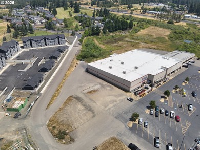 Prime Commercial Development Opportunity in Sutherlin's on Oak Hills Golf Club / Umpqua Golf Resort in Oregon - for sale on GolfHomes.com, golf home, golf lot