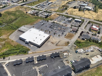 Prime Commercial Development Opportunity in Sutherlin's on Oak Hills Golf Club / Umpqua Golf Resort in Oregon - for sale on GolfHomes.com, golf home, golf lot