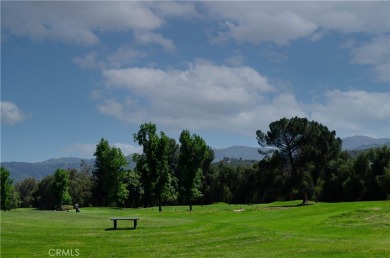 Location, Location. This Vista Valencia Townhome is conveniently on Vista Valencia Golf Course in California - for sale on GolfHomes.com, golf home, golf lot