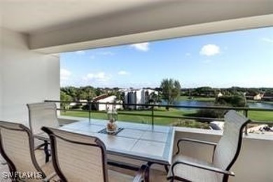 WANT TOTAL QUALITY AND BEAUTIFULLY UPDATED!  2 plus den or on The Landings Yacht, Golf and Tennis Club in Florida - for sale on GolfHomes.com, golf home, golf lot