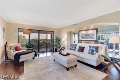 WANT TOTAL QUALITY AND BEAUTIFULLY UPDATED!  2 plus den or on The Landings Yacht, Golf and Tennis Club in Florida - for sale on GolfHomes.com, golf home, golf lot