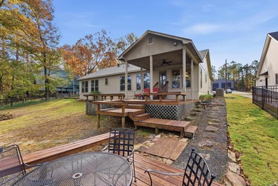 Looking for a Clean & Well maintained Lakefront Home? This is on Red Apple Inn and Country Club in Arkansas - for sale on GolfHomes.com, golf home, golf lot