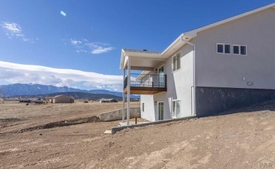 Fantastic open floor plan ranch home. Walkout basement partially on Hollydot Golf Course in Colorado - for sale on GolfHomes.com, golf home, golf lot