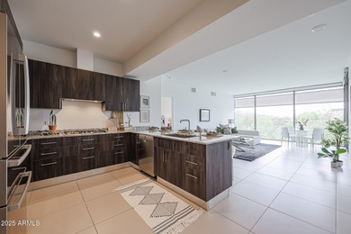 Experience Desert Living in this stunning 2bd, 2bth high-rise on Kierland Golf Club in Arizona - for sale on GolfHomes.com, golf home, golf lot