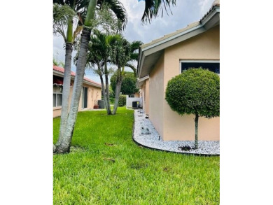 ***THIS ARTHUR RUTENBERG HOME IS BUILT STRONG TO GIVE YOU PEACE on Manatee County Golf Course in Florida - for sale on GolfHomes.com, golf home, golf lot