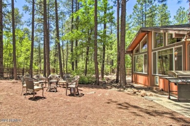 THRIVING Current ! Nestled in the serene woods of the Pinetop on Pinetop Lakes Country Club in Arizona - for sale on GolfHomes.com, golf home, golf lot