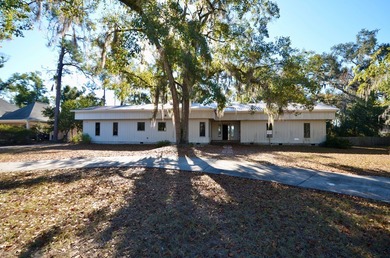 Investor Special! This ranch-style home is perfectly situated in on Francis Lake Golf Club in Georgia - for sale on GolfHomes.com, golf home, golf lot