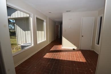 Investor Special! This ranch-style home is perfectly situated in on Francis Lake Golf Club in Georgia - for sale on GolfHomes.com, golf home, golf lot