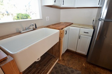 Investor Special! This ranch-style home is perfectly situated in on Francis Lake Golf Club in Georgia - for sale on GolfHomes.com, golf home, golf lot