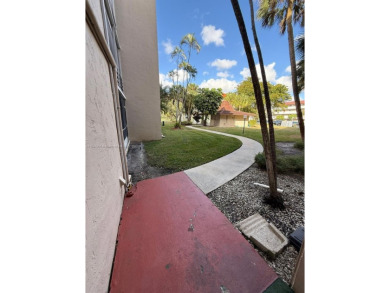 Cozy 2/2 Condo with relaxing view of the garden, the pool and a on Inverrary Country Club in Florida - for sale on GolfHomes.com, golf home, golf lot