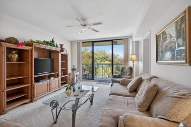 TOTALLY TURNKEY 4TH FLOOR  PENTHOUSE, 2 BEDROOM/2 BATH CONDO on Bear Lakes Country Club in Florida - for sale on GolfHomes.com, golf home, golf lot