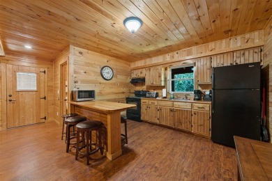 Hickory Cabins and Wolf Knob Disc Golf Course set on 86 acres on Shady Hollow Golf Course in Kentucky - for sale on GolfHomes.com, golf home, golf lot