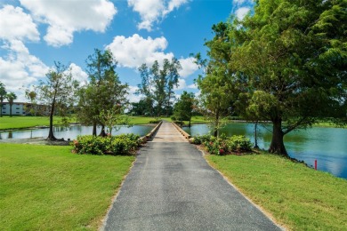 Investor / Handyman Special! Fantastic opportunity in Hollybrook on Hollybrook Golf and Tennis Club  in Florida - for sale on GolfHomes.com, golf home, golf lot