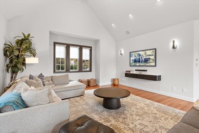 Estate Living on Rogue Valley Country Club. Extensively updated on  in Oregon - for sale on GolfHomes.com, golf home, golf lot