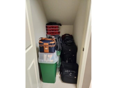 Beautifully updated and decorated Richlyn Manor Condominium on Lenawee Country Club in Michigan - for sale on GolfHomes.com, golf home, golf lot